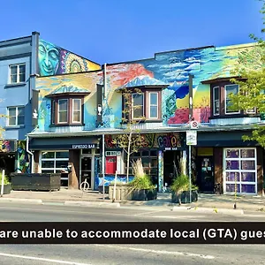 The Only Backpacker's (adults Only) Guest house Toronto